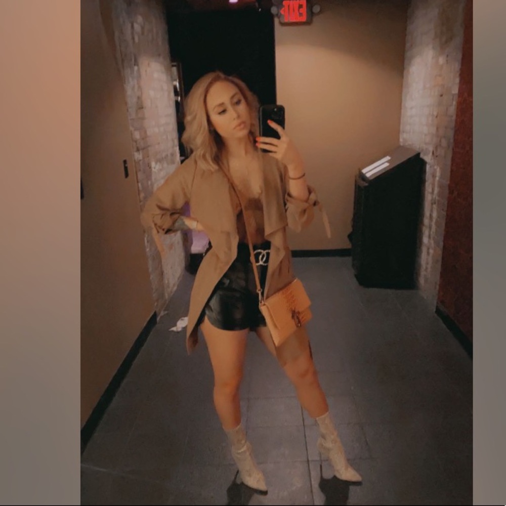 Meet your Posher, Cayley